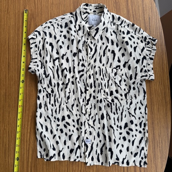 Rails Tops - RAILS Whitney Print Shirt | Ivory Animal Mix | Button Down | Size Small | Flawed
